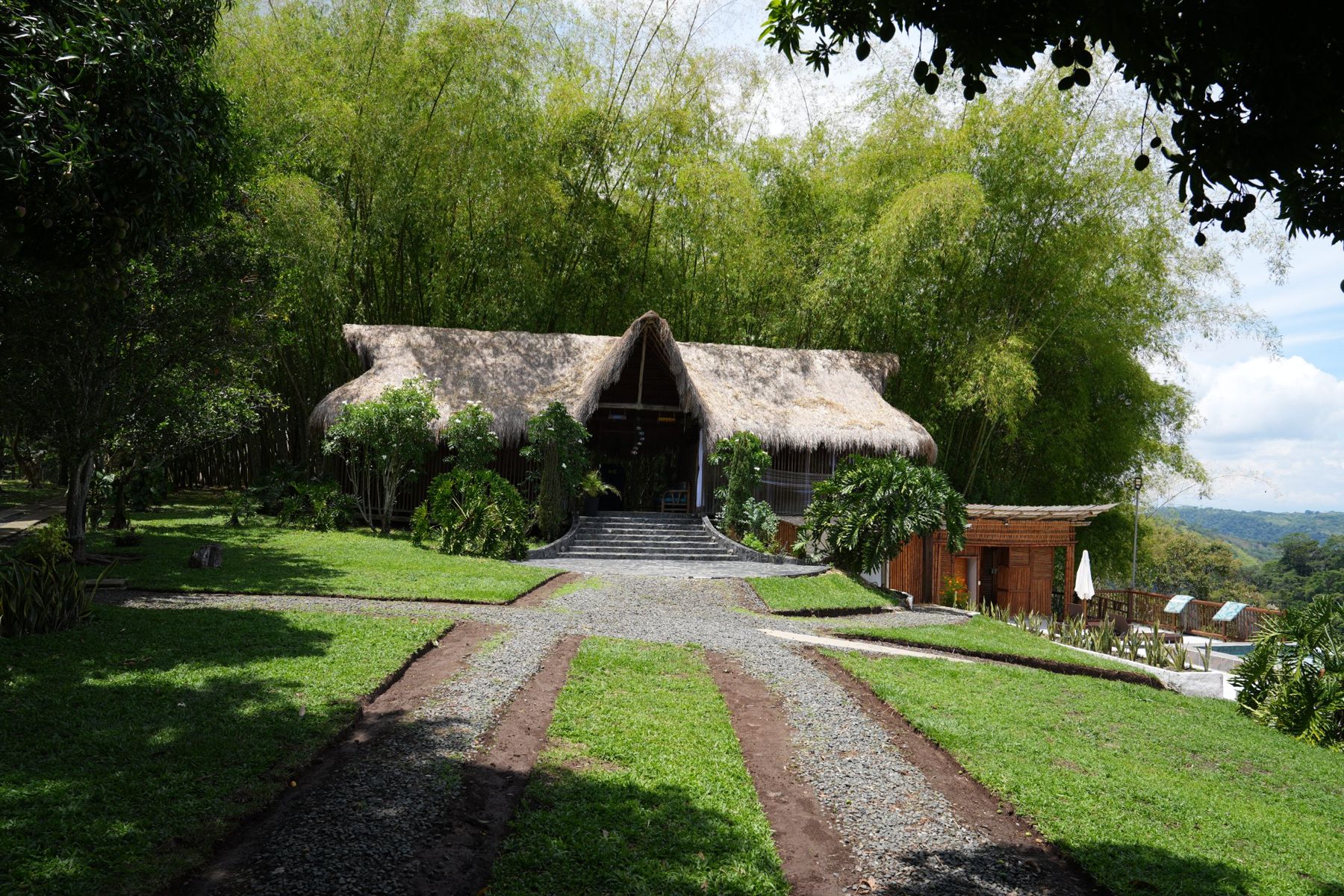 Casa principal entre guaduales